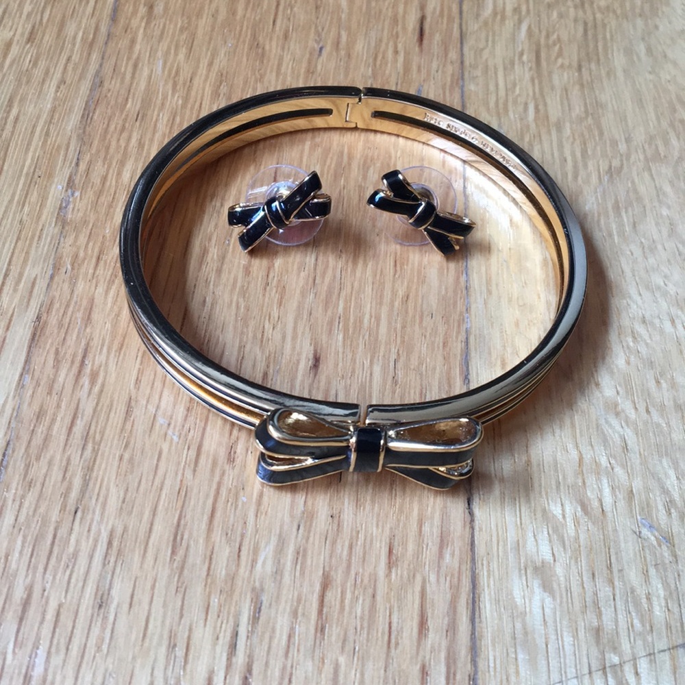 🎀 Kate Spade Bangle and Earring Set